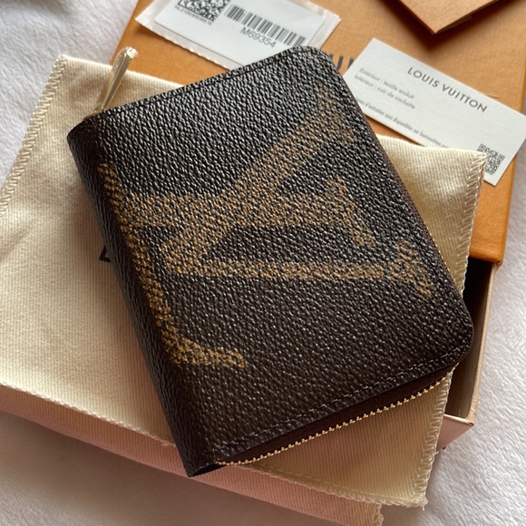 Louis Vuitton M69354 GIANT MONOGRAM ZIPPY COIN PURSE BNIB Made in France - Picture 7 of 14